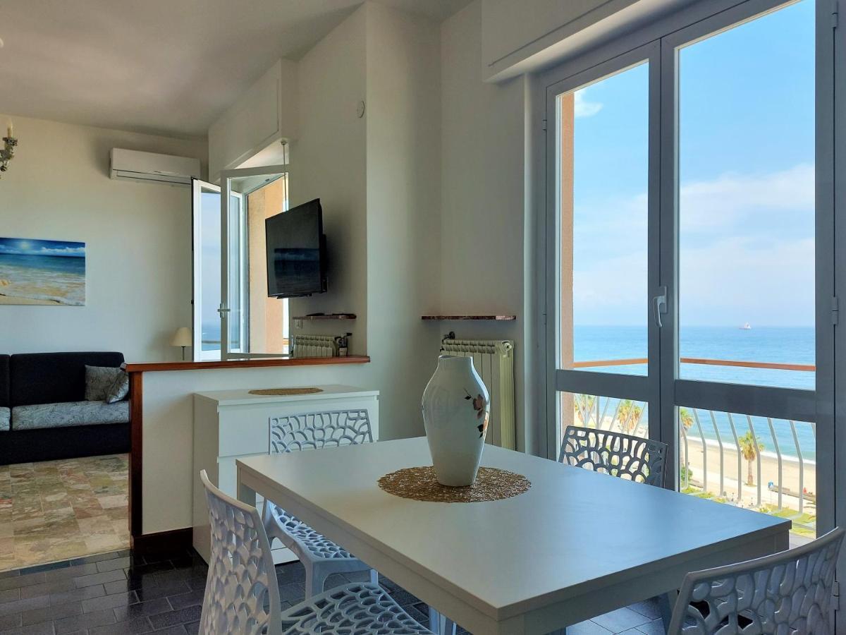 Appartement Maremare, Really On The Beach, With Private Parking *