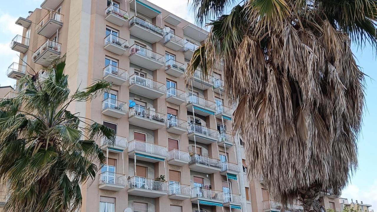 Maremare, Really On The Beach, With Private Parking Appartement *
